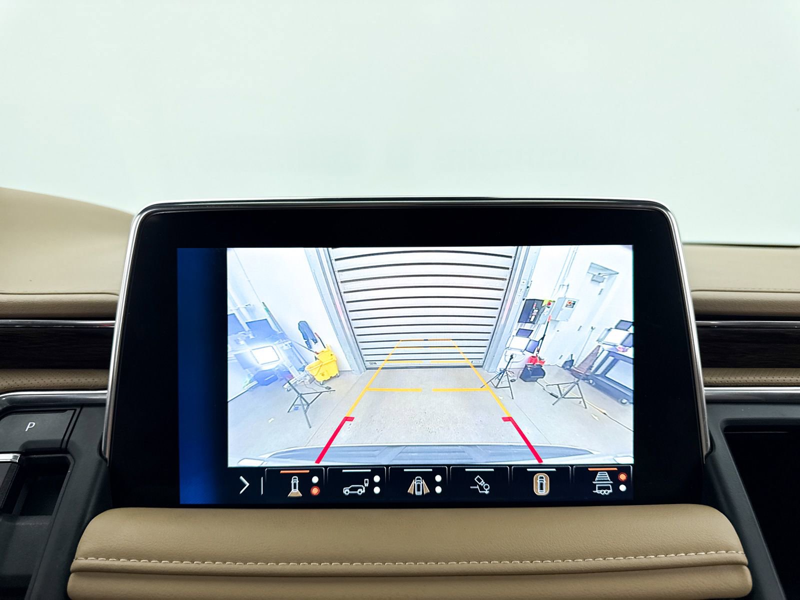 Used 2023 Chevrolet Tahoe Premier w/ Advanced Technology Package image 27