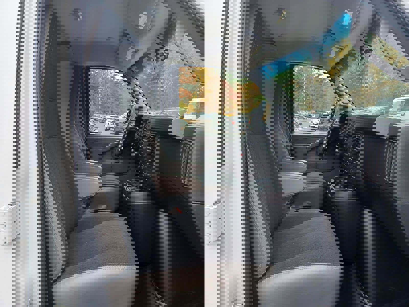 Used 2022 Chevrolet Express 2500 w/ Driver Convenience Package image 13