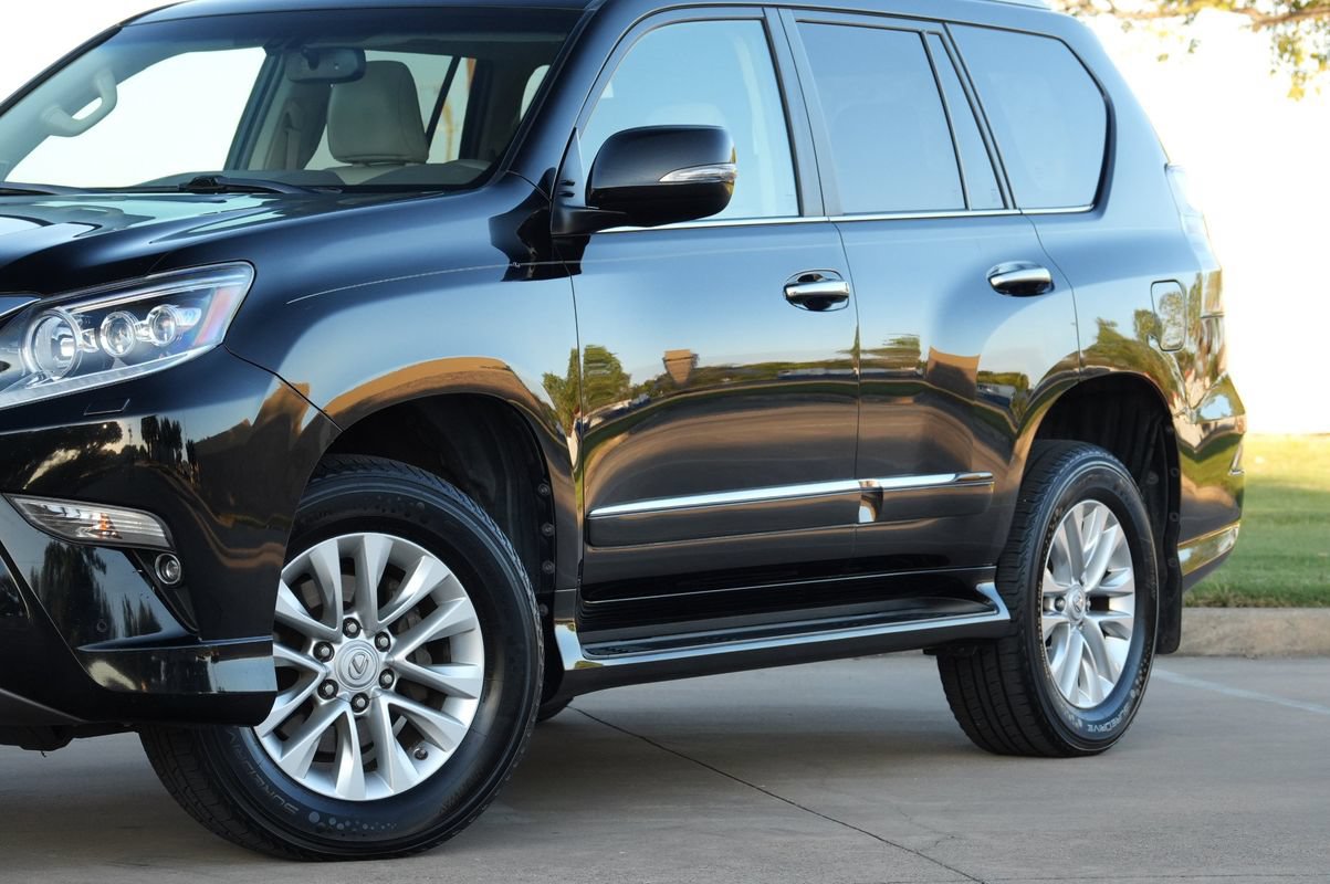 Used 2014 Lexus GX 460 w/ Premium Package AWD/4WD image 25