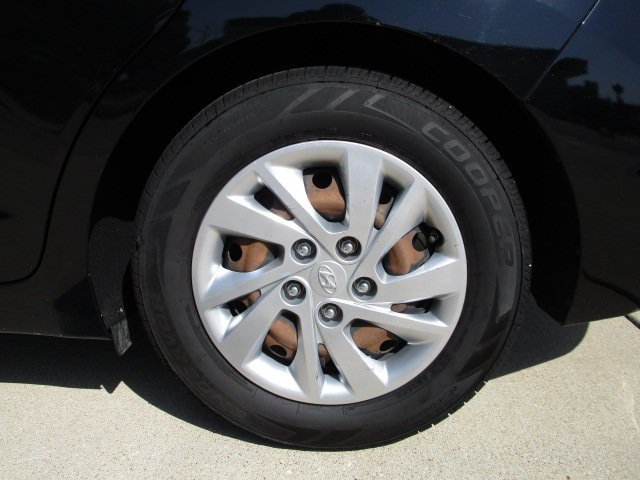 Used 2019 Hyundai Elantra SE w/ Cargo Package FWD image 8