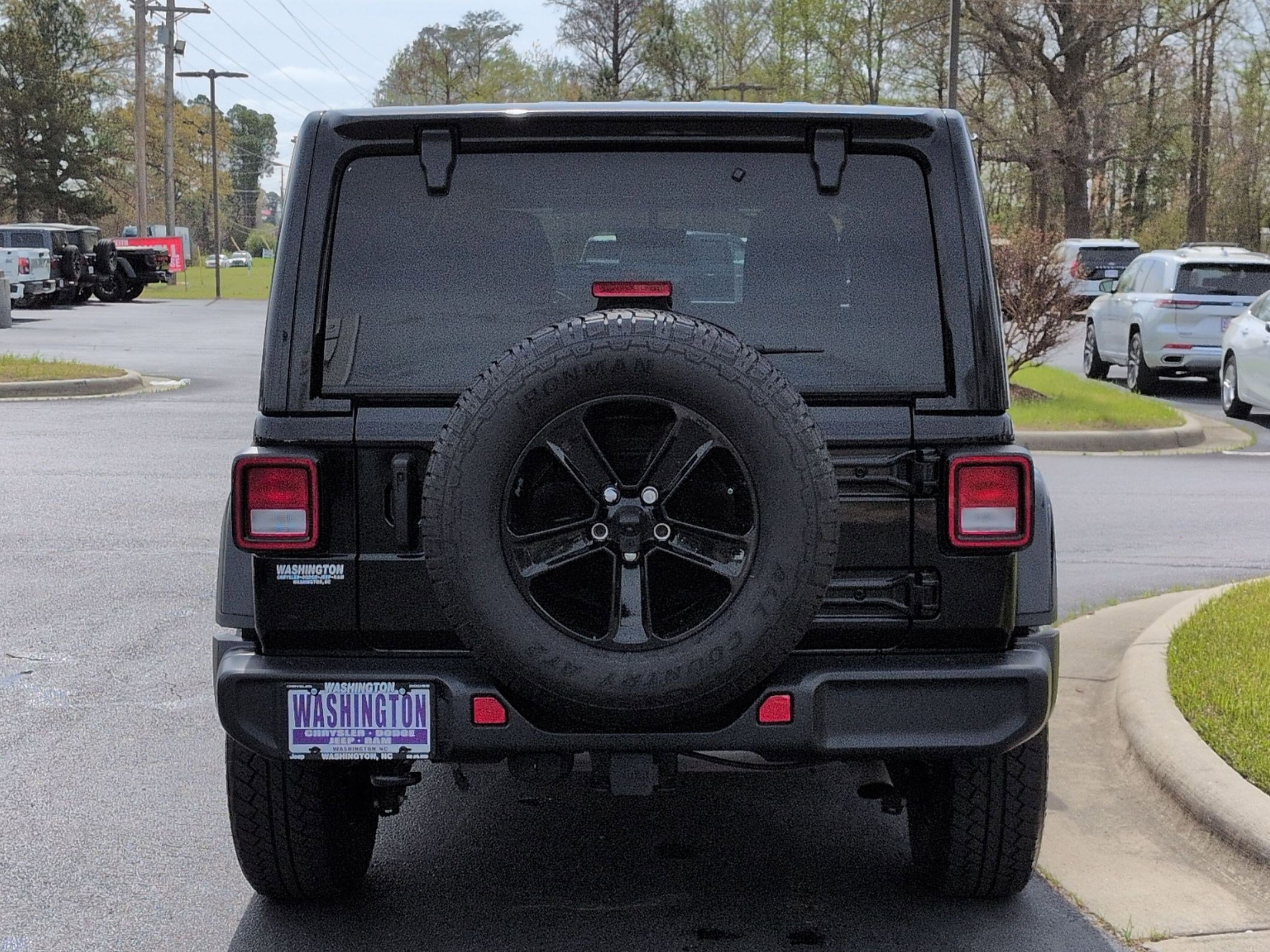 Used 2022 Jeep Wrangler Unlimited Sahara image 6
