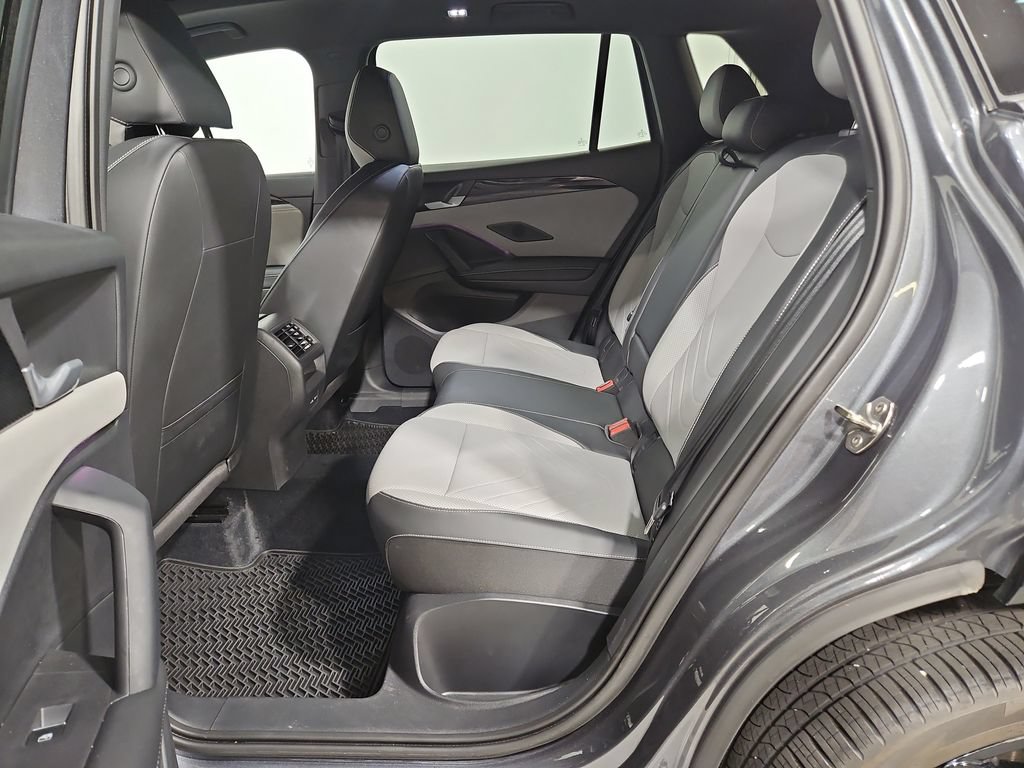 Certified 2025 Volkswagen Tiguan SE R-Line AWD/4WD image 27