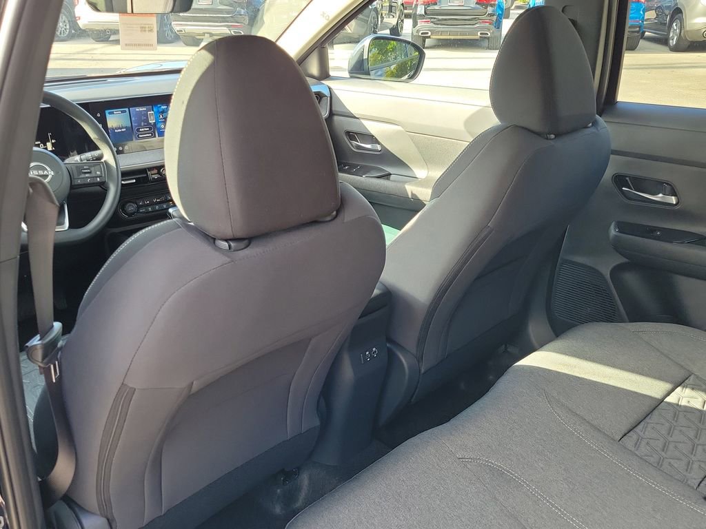 New 2026 Nissan Kicks SV image 13