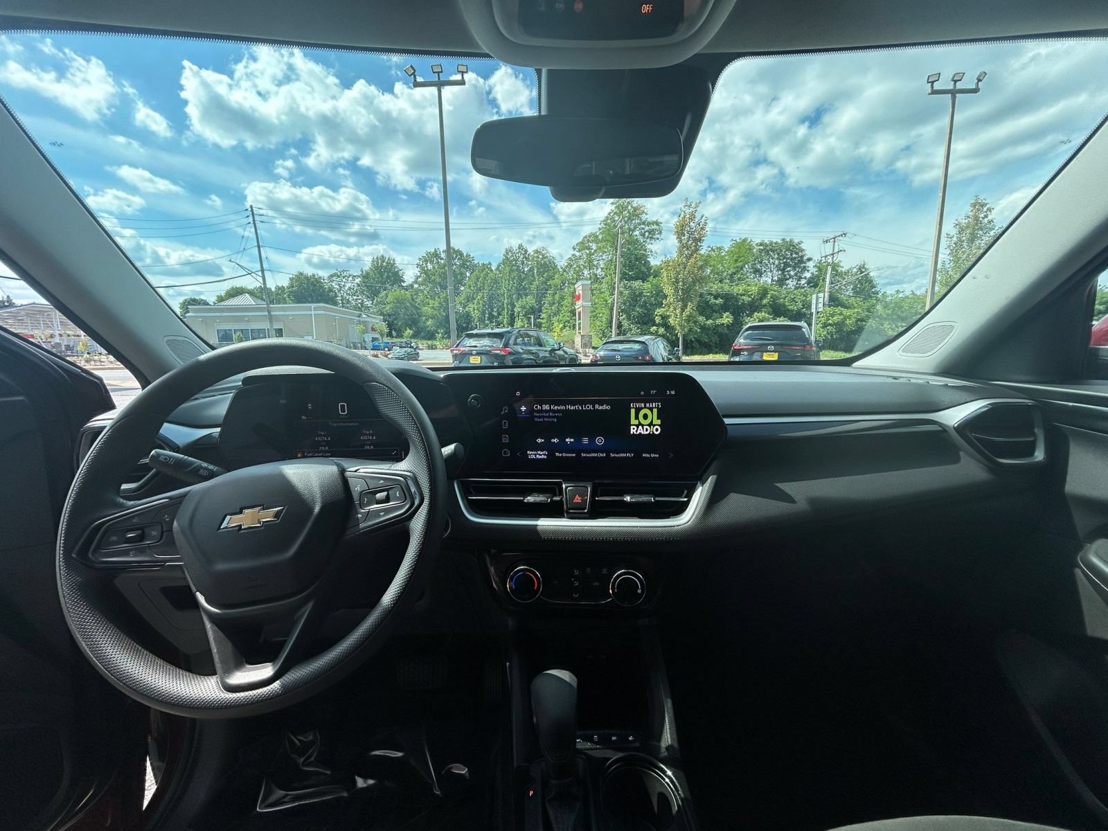 Used 2025 Chevrolet TrailBlazer LT FWD image 28