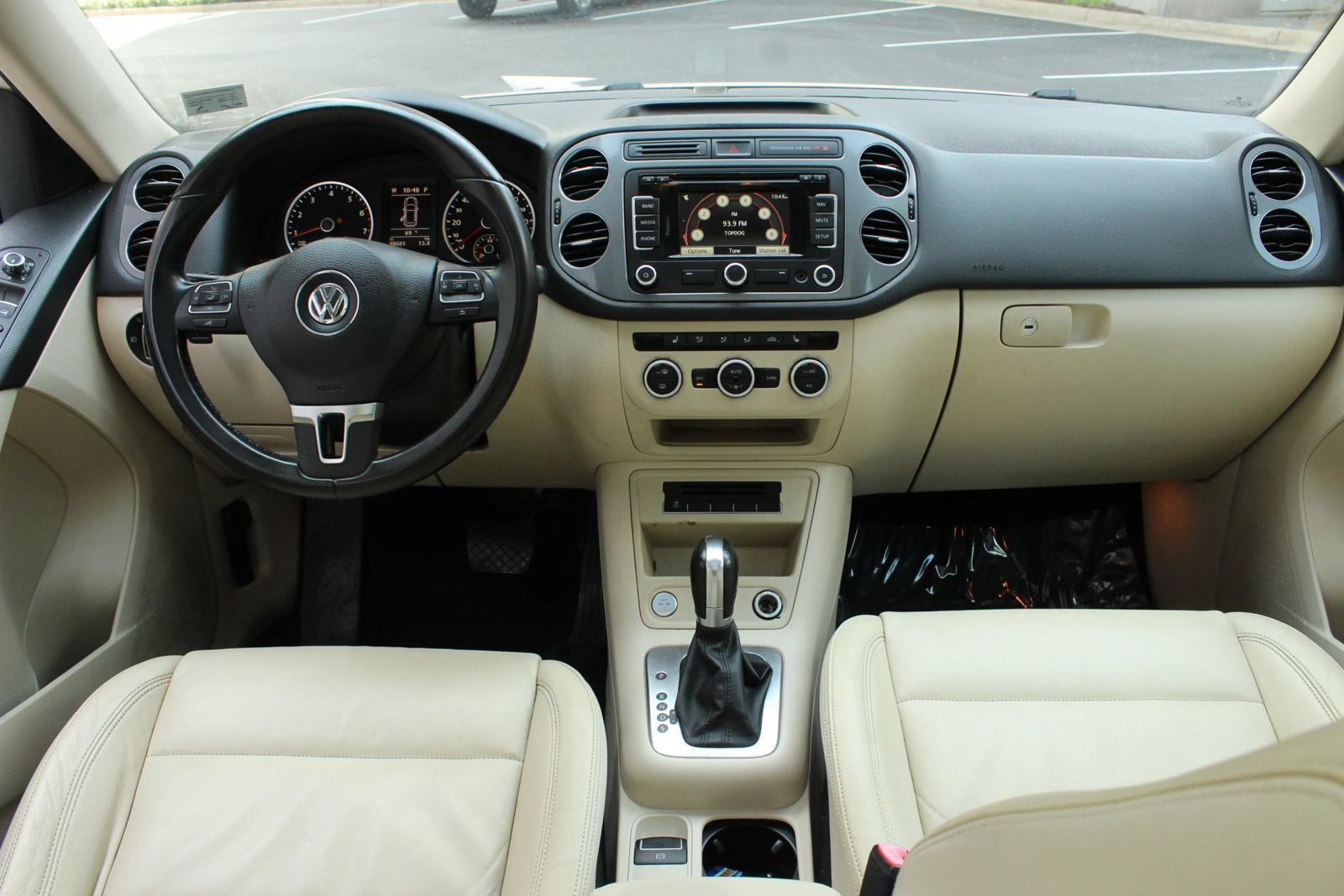Used 2013 Volkswagen Tiguan SEL FWD image 25