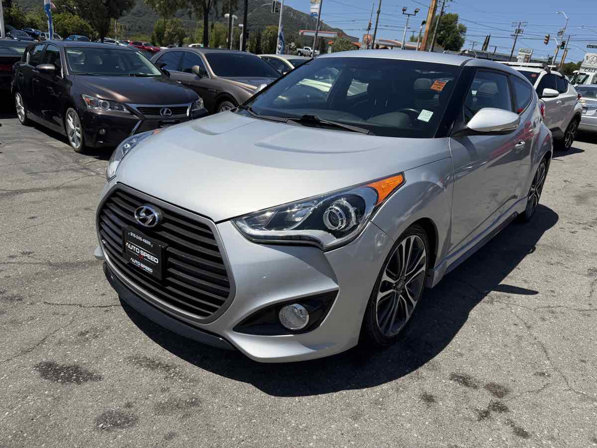 Used 2016 Hyundai Veloster Turbo FWD image 2