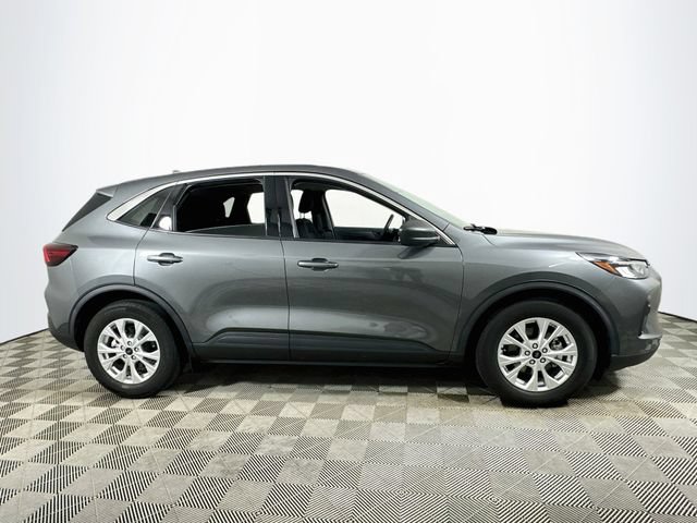 Used 2023 Ford Escape Active w/ Tech Pack #1 FWD image 2