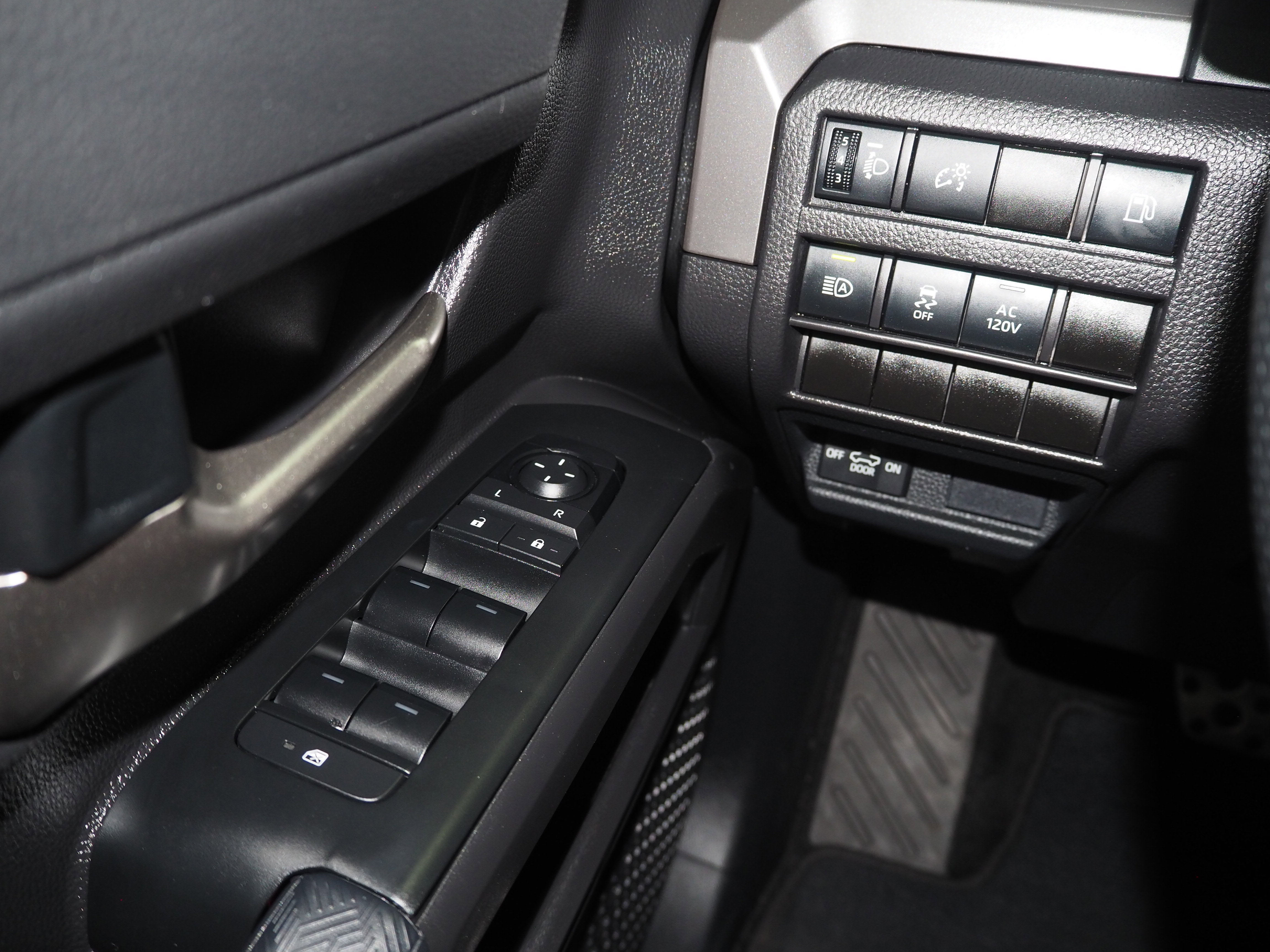 Used 2024 Toyota Tacoma 4x4 Double Cab Hybrid image 26