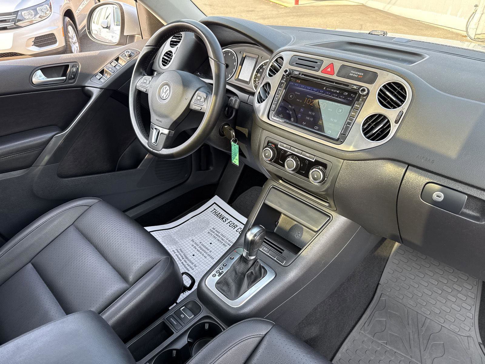 Used 2011 Volkswagen Tiguan SE image 21