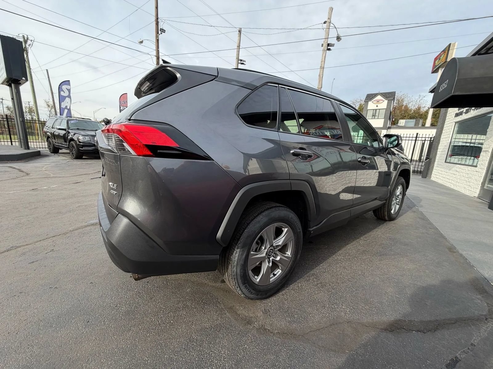 Used 2023 Toyota RAV4 XLE AWD/4WD image 10