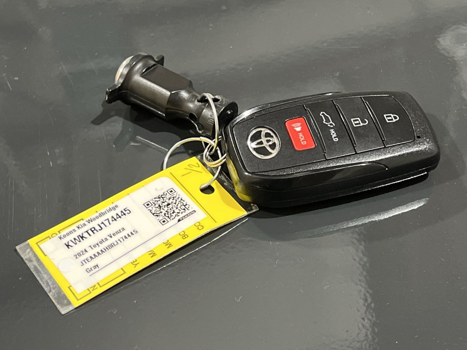 Used 2024 Toyota Venza XLE AWD/4WD image 40