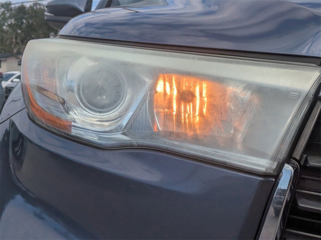 Used 2015 Toyota Highlander LE image 10