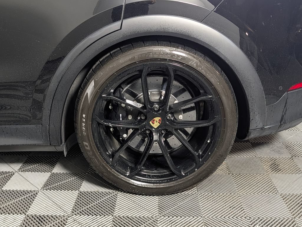 Certified 2024 Porsche Cayenne Turbo GT AWD/4WD image 11