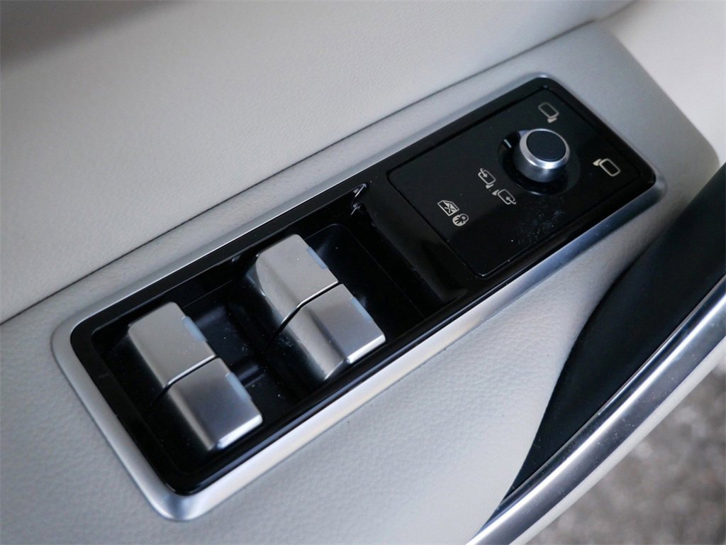 Used 2022 Jaguar F-PACE S image 13