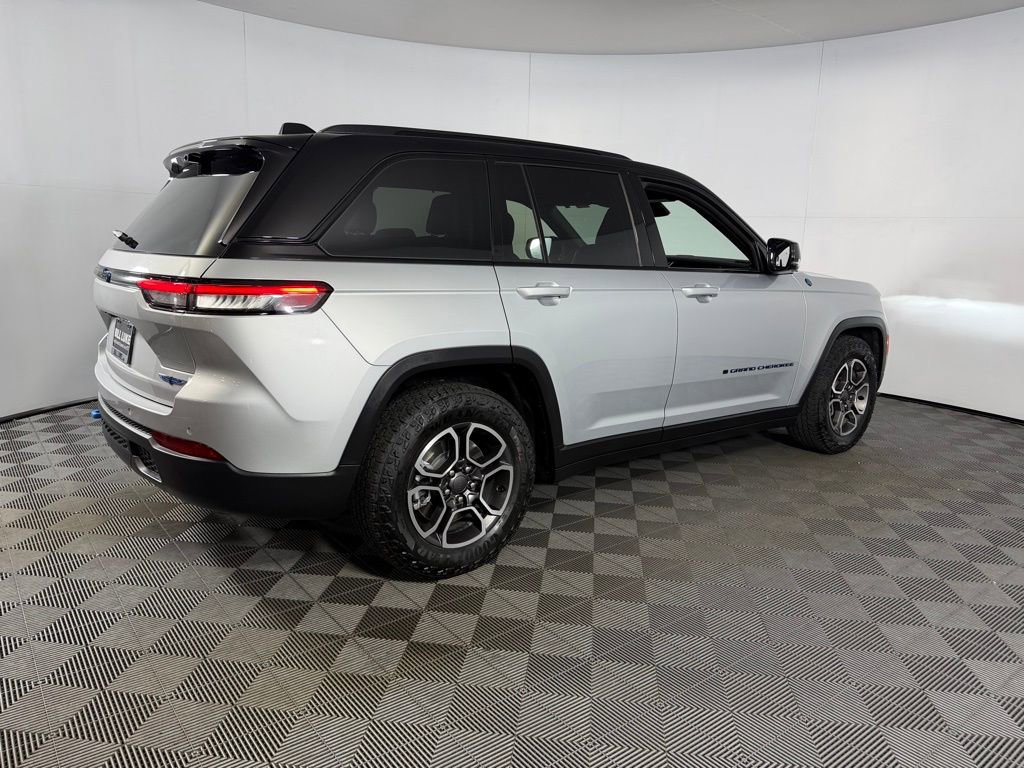 Used 2024 Jeep Grand Cherokee Trailhawk w/ Advanced Protech Group II image 7
