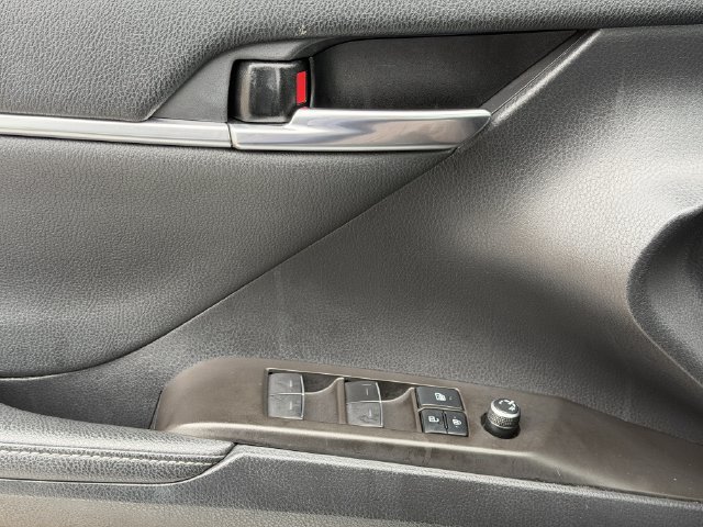 Used 2021 Toyota Camry XSE FWD image 23
