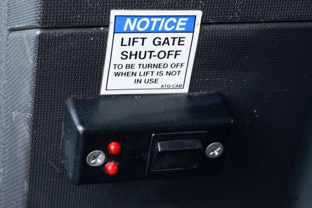 Used 2015 Ford F550 2WD Regular Cab Super Duty image 35