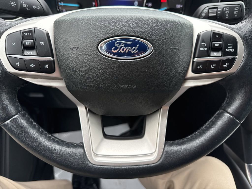 Used 2022 Ford Explorer XLT w/ Equipment Group 202A AWD/4WD image 14