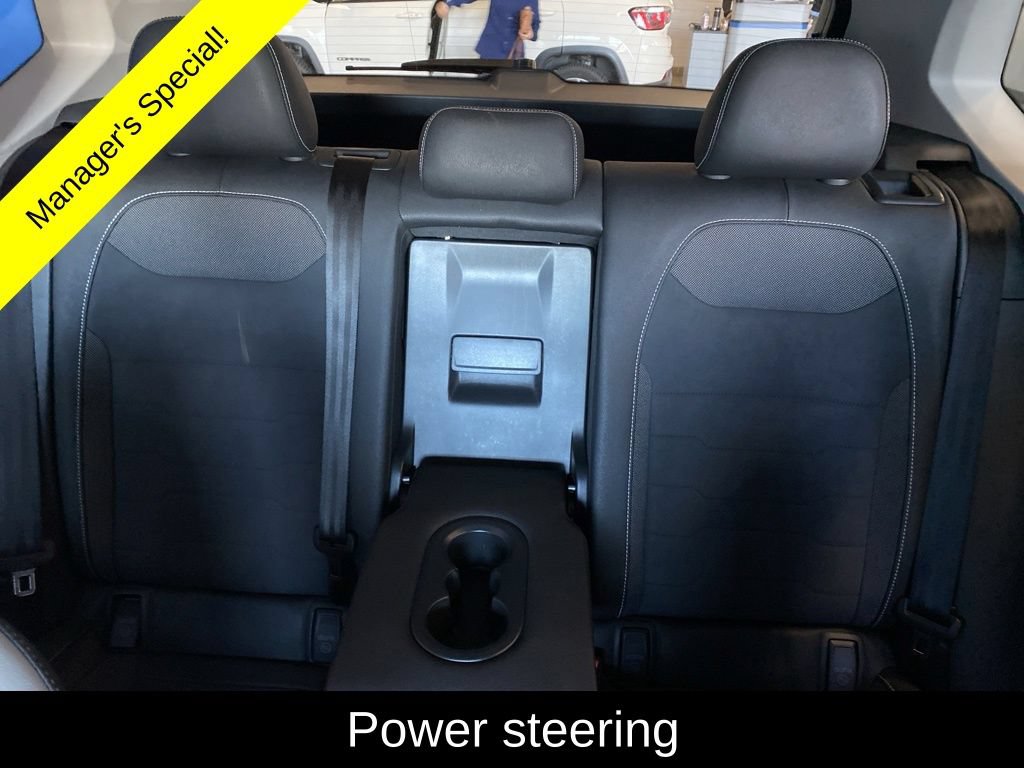 Used 2025 Volkswagen Taos SE AWD/4WD image 13