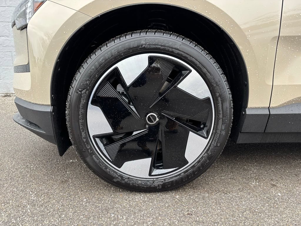 New 2026 Volvo EX30 Plus w/ Climate Package AWD/4WD image 9