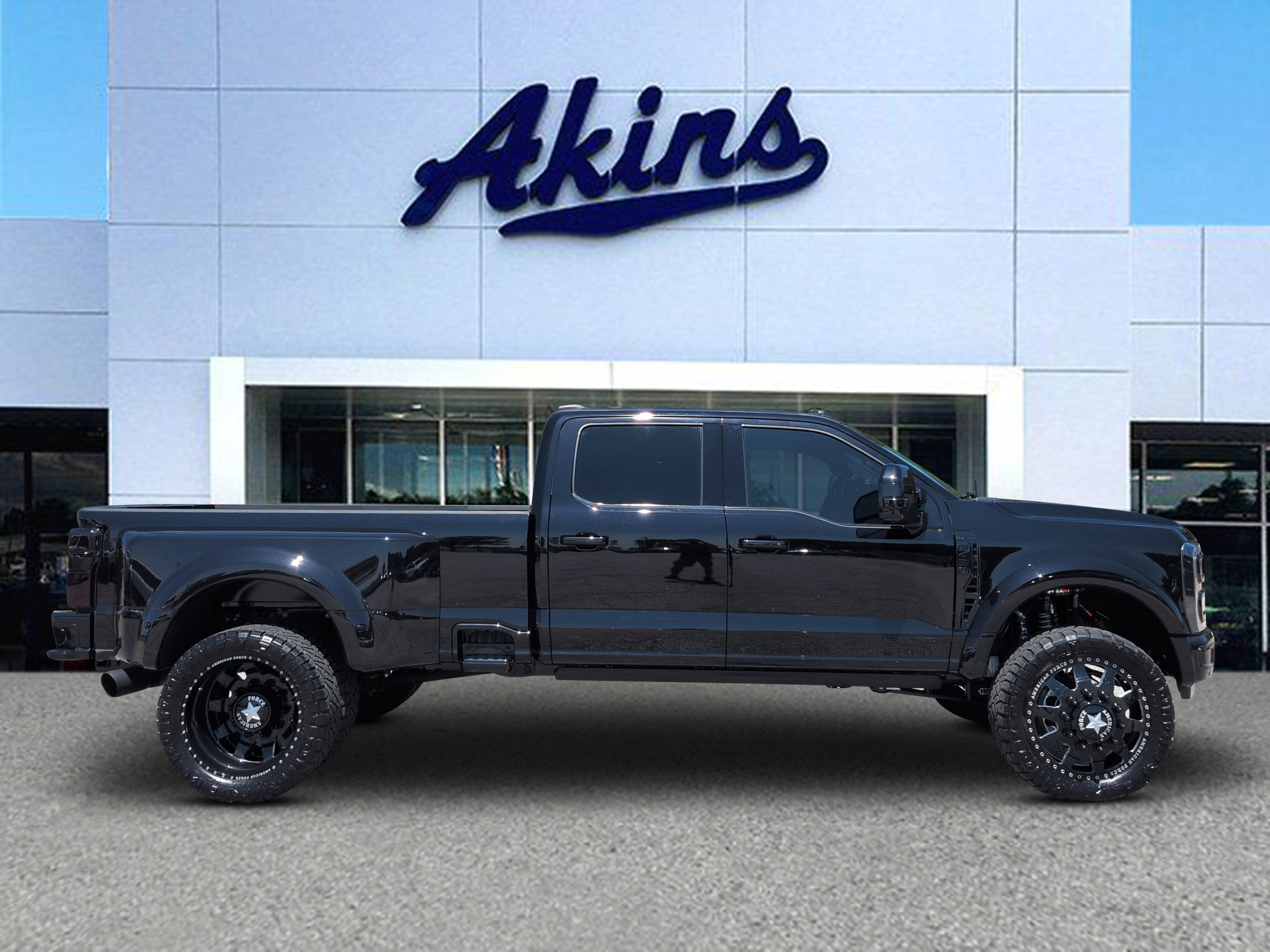 Used 2024 Ford F450 Platinum w/ FX4 Off-Road Package AWD/4WD video 1