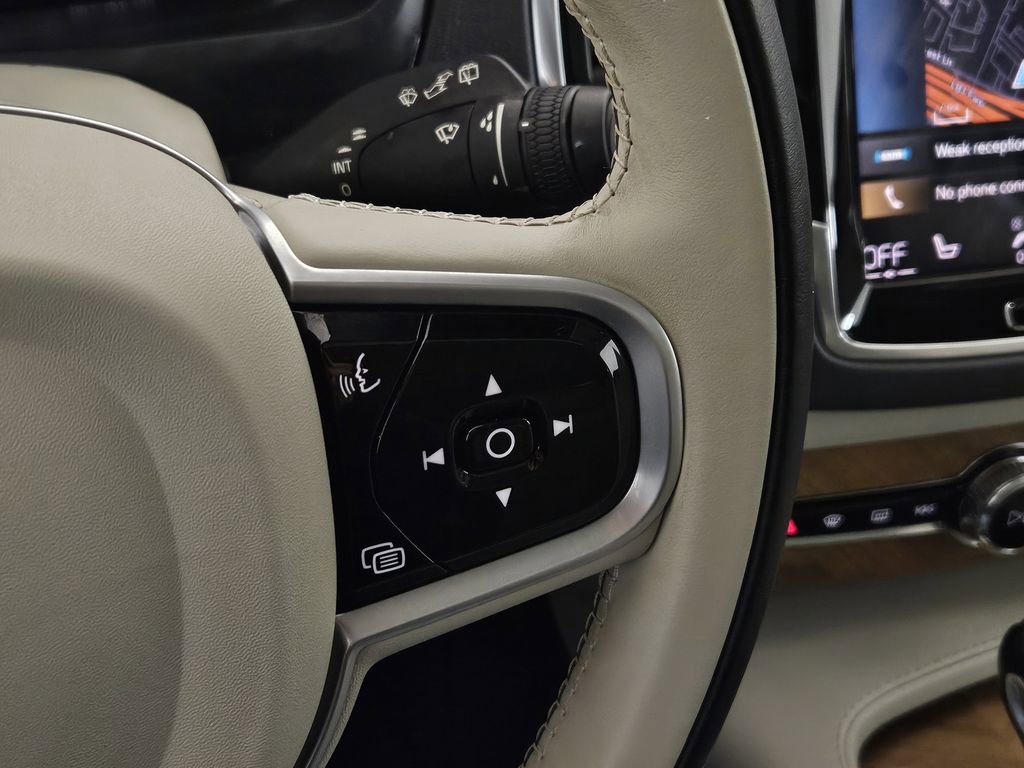 Used 2022 Volvo XC90 T6 Momentum w/ Advanced Package image 18