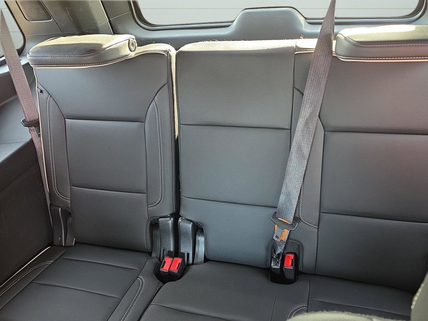 Used 2022 GMC Yukon SLT w/ SLT Premium Package image 12