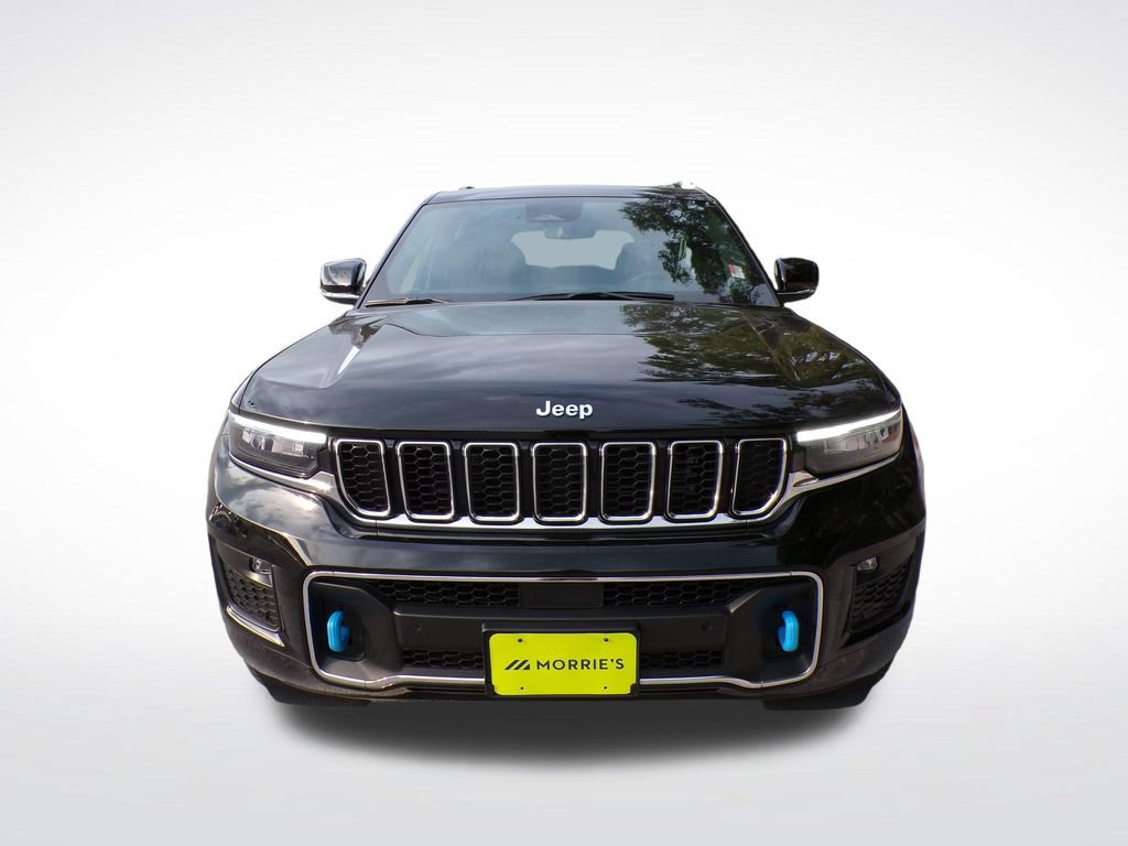 Used 2023 Jeep Grand Cherokee Overland w/ Luxury Tech Group IV AWD/4WD image 8