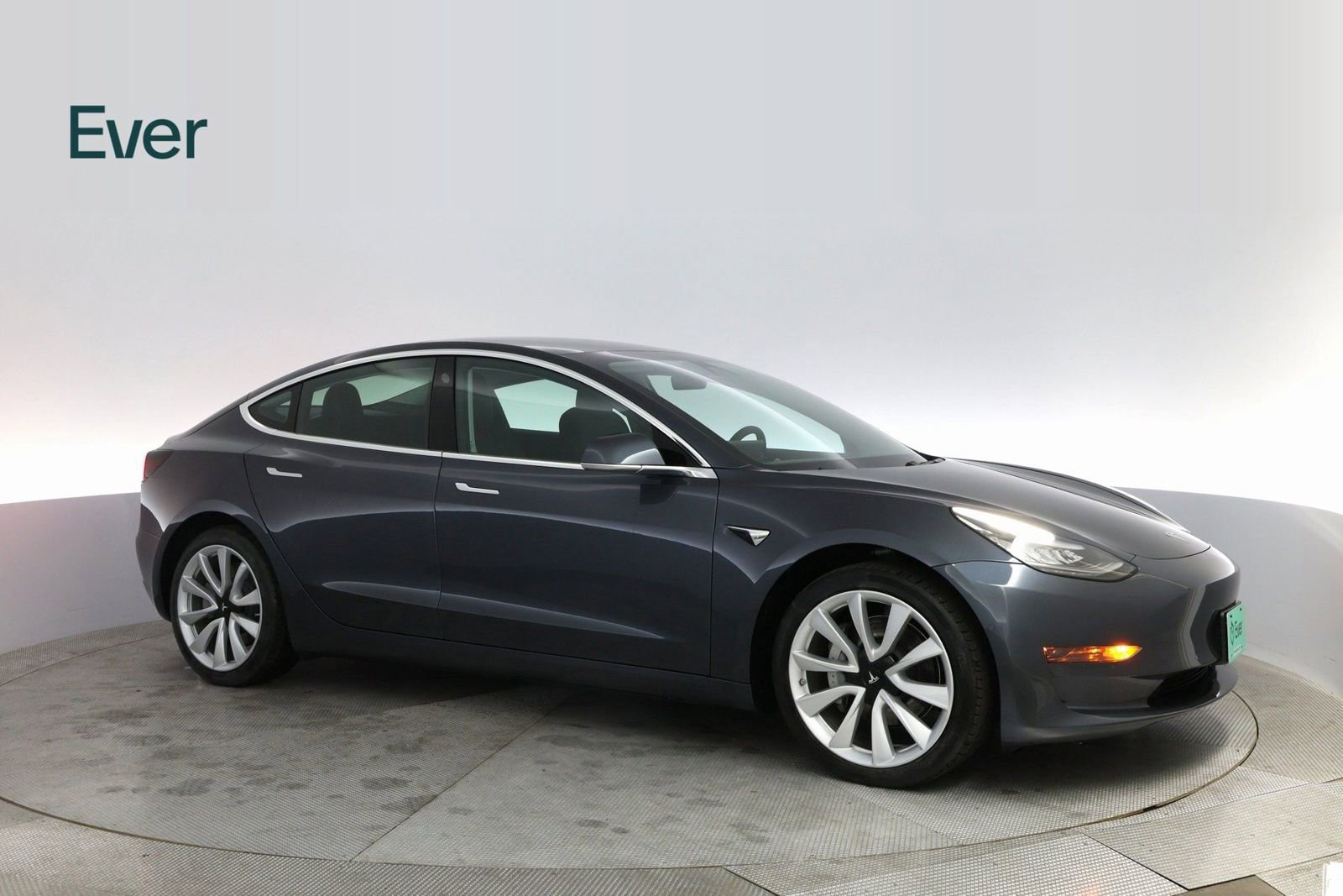 Used 2019 Tesla Model 3 Standard Range Plus image 5