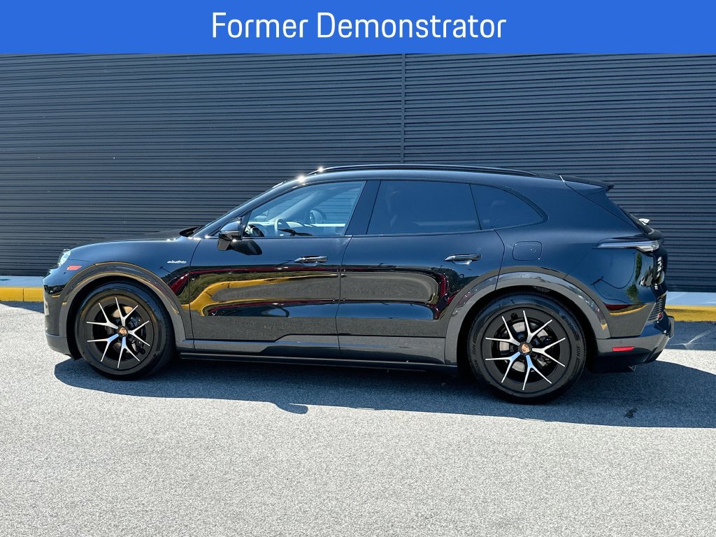 New 2026 Porsche Cayenne Electric AWD/4WD image 2
