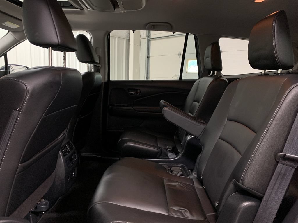 Used 2022 Honda Pilot Touring image 17