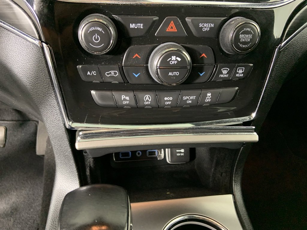 Used 2021 Jeep Grand Cherokee Limited image 14