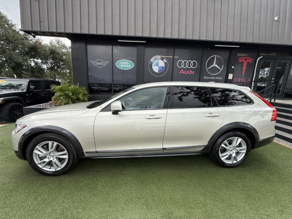 Used 2019 Volvo V90 T5 Cross Country AWD/4WD image 7