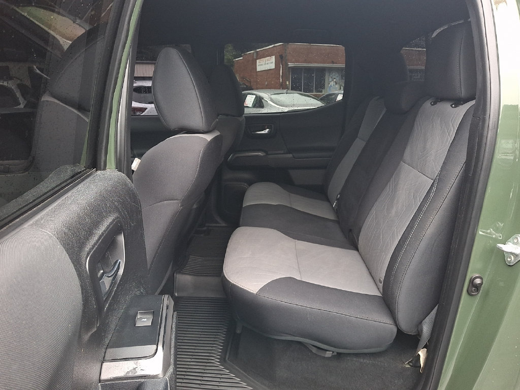 Used 2021 Toyota Tacoma TRD Sport AWD/4WD image 10