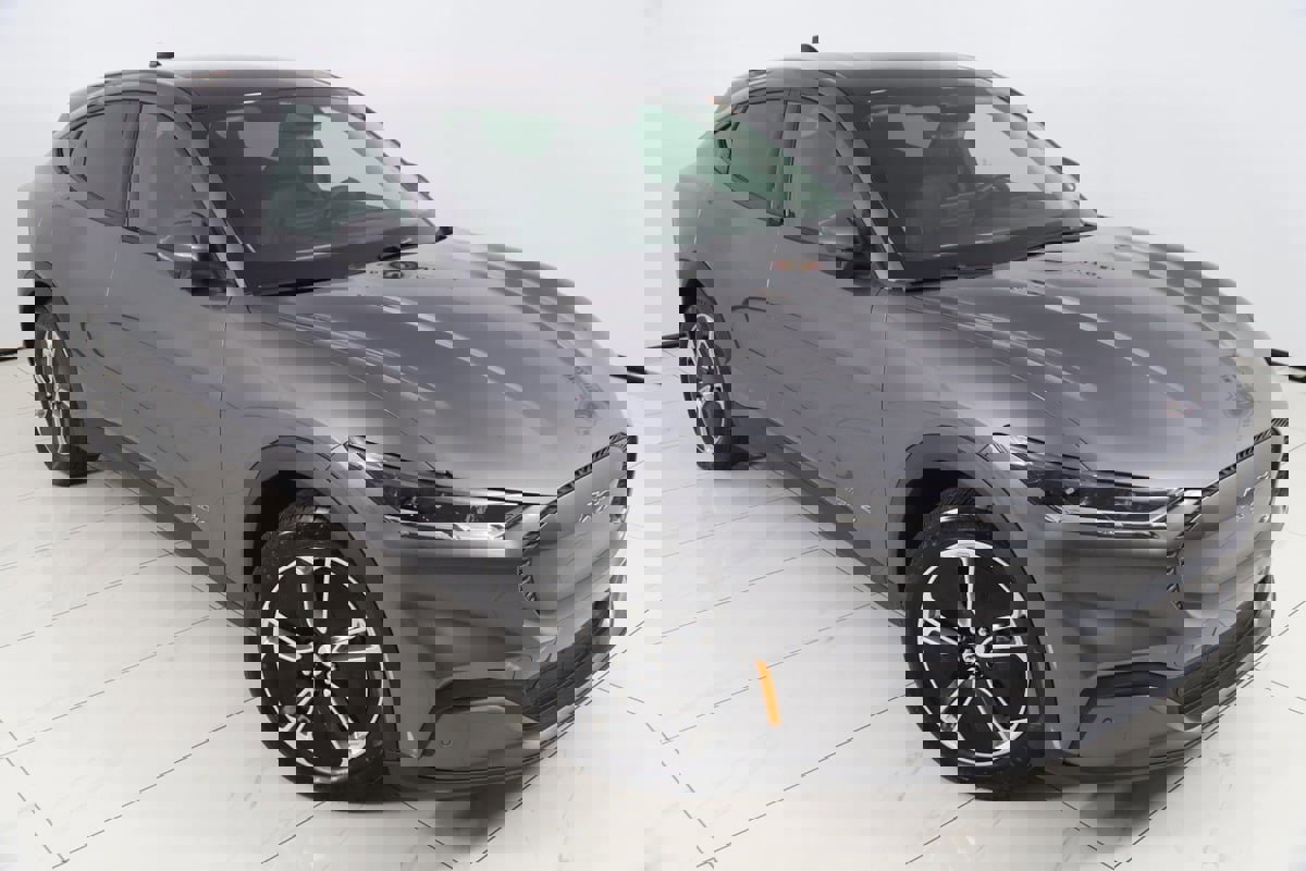 Used 2021 Ford Mustang Mach-E Select w/ Comfort/Appearance Package image 18