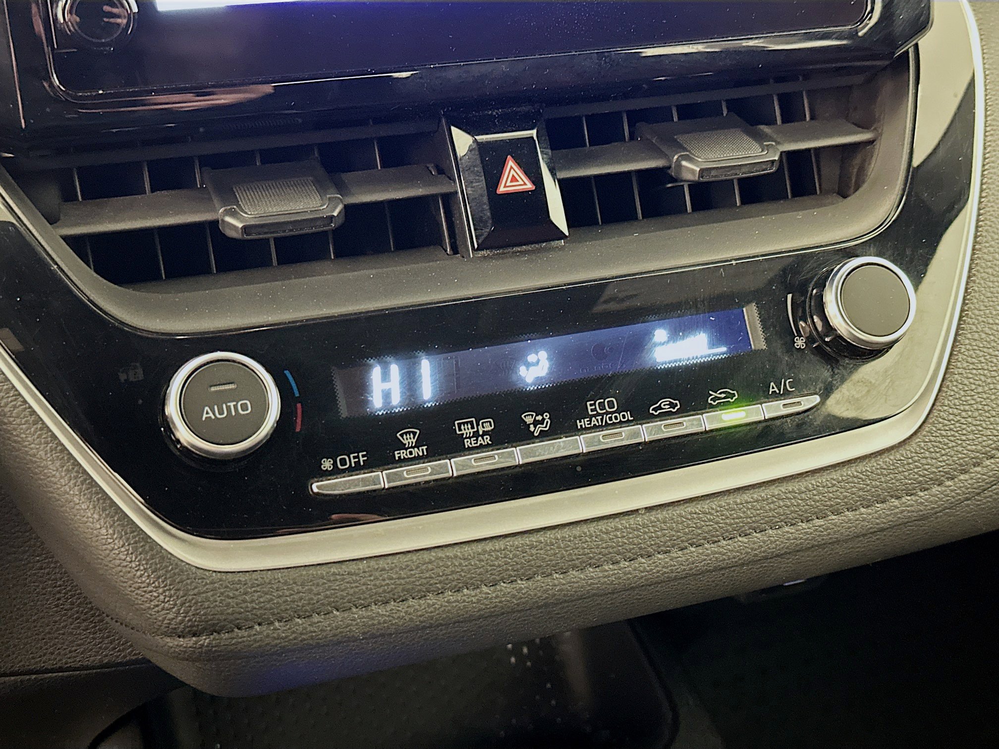 Used 2024 Toyota Corolla SE image 24