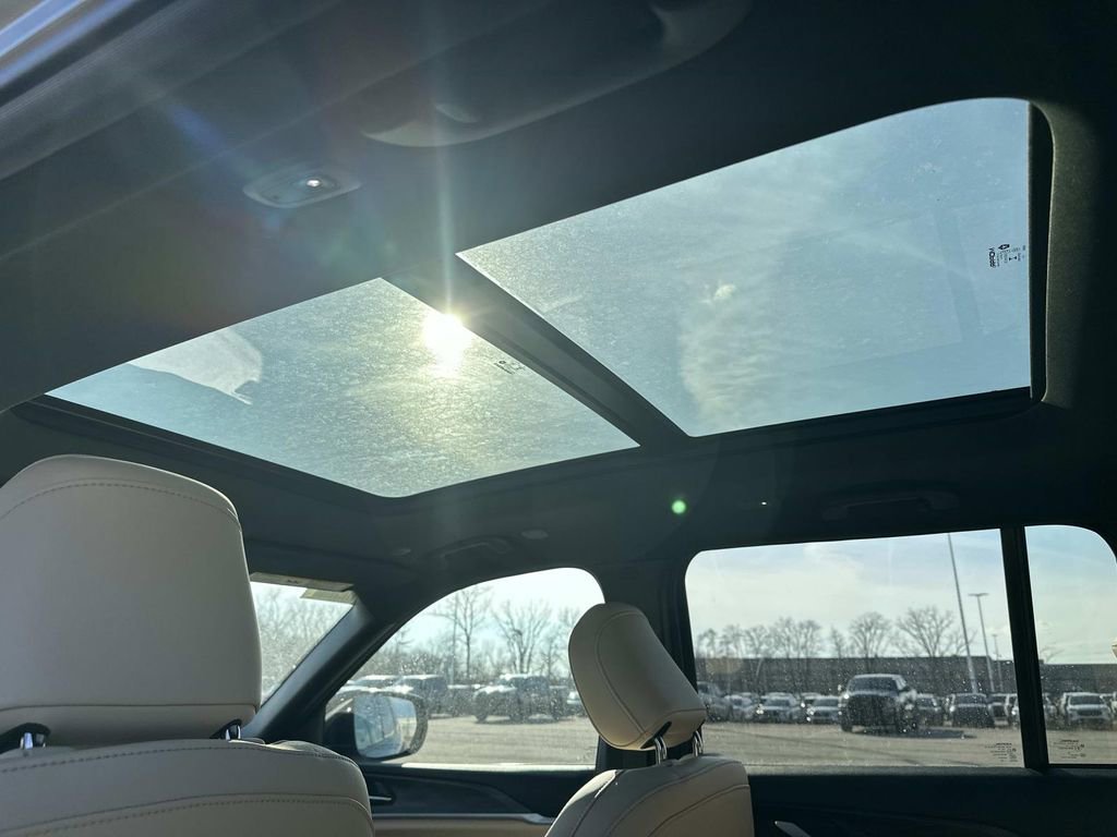 New 2026 Jeep Grand Cherokee Limited AWD/4WD image 10