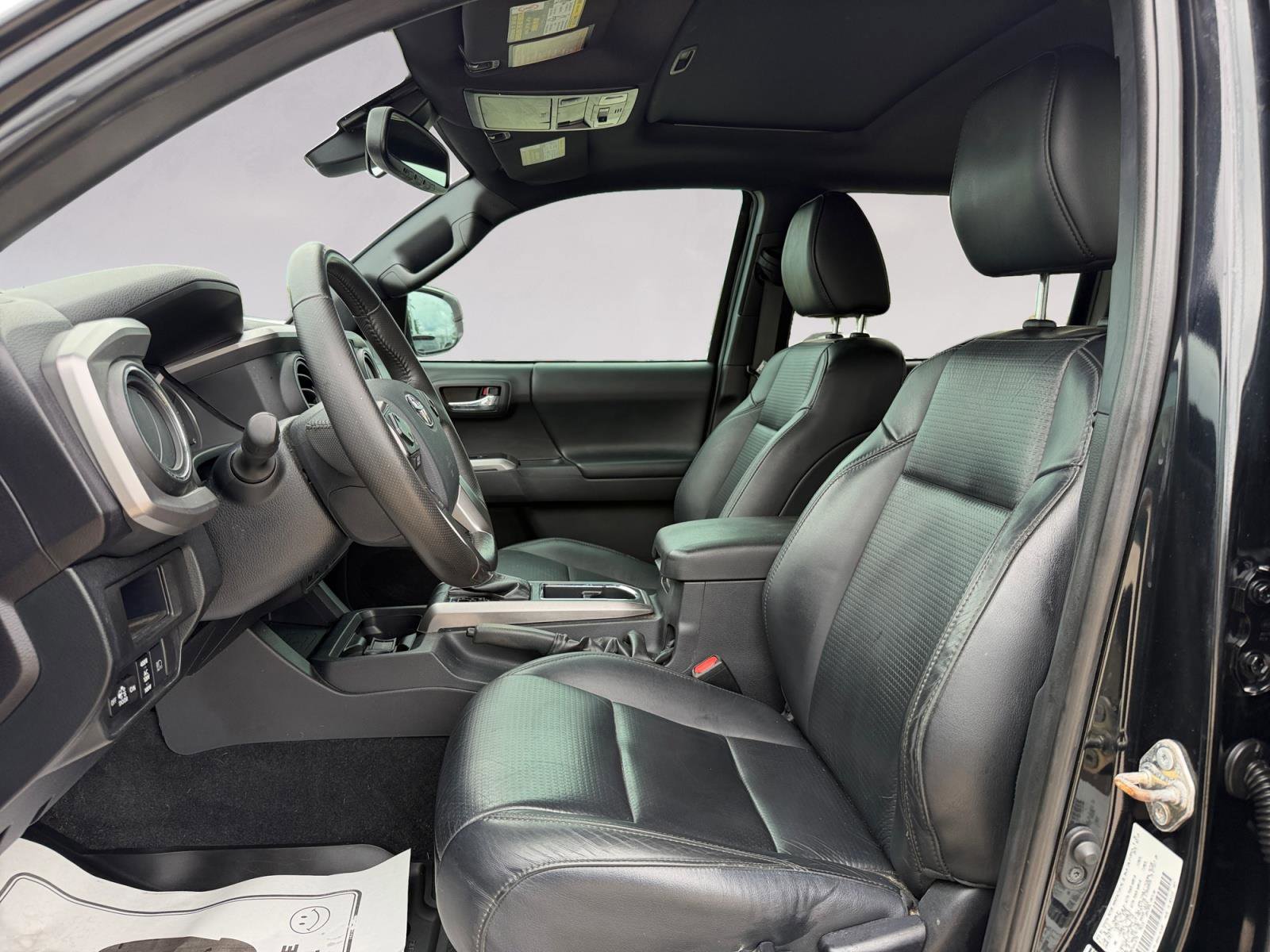 Used 2019 Toyota Tacoma Limited image 9