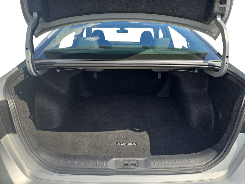 Used 2024 Nissan Altima 2.5 SV image 19