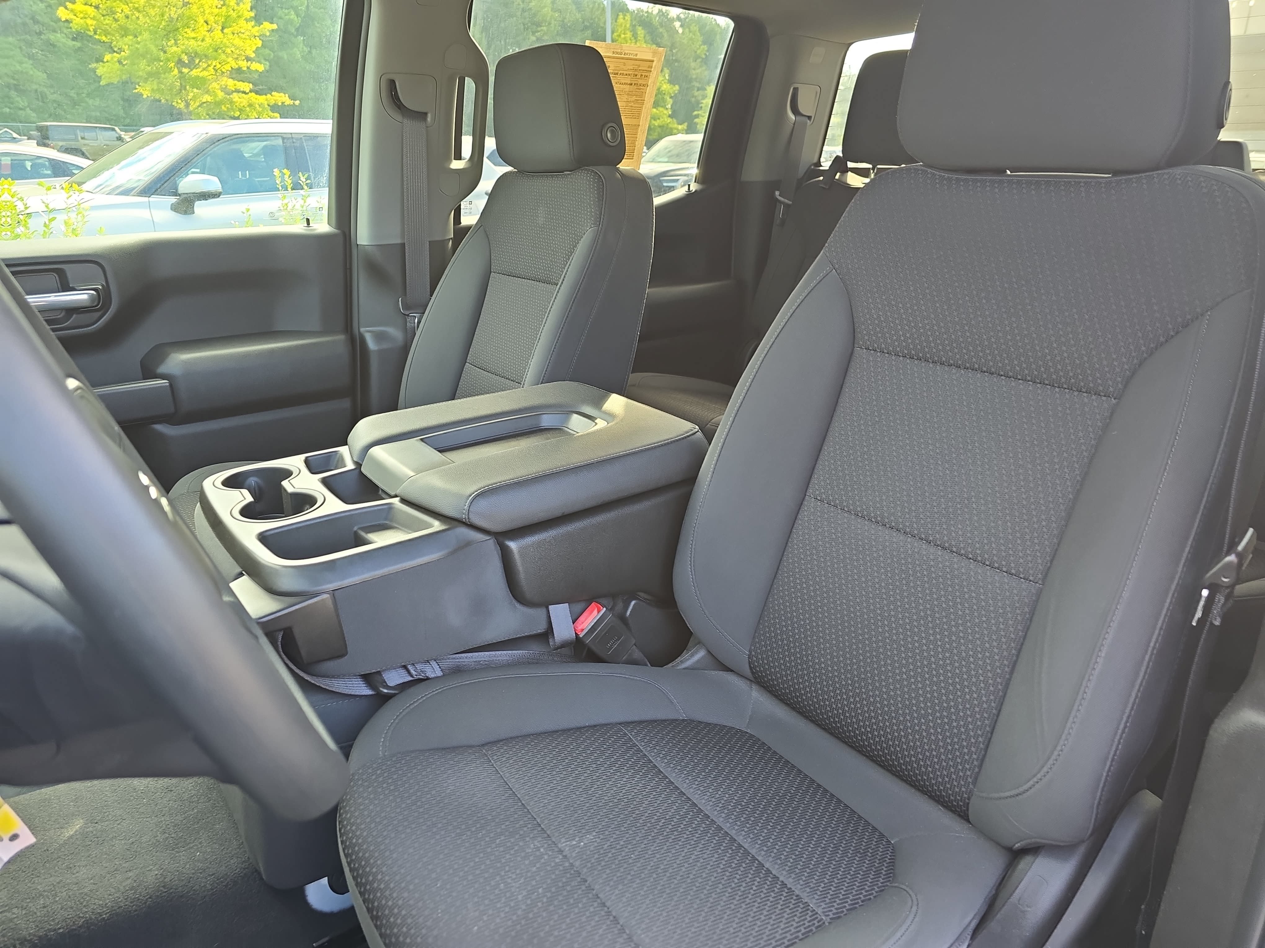 Used 2021 Chevrolet Silverado 1500 Custom Trail Boss AWD/4WD image 15