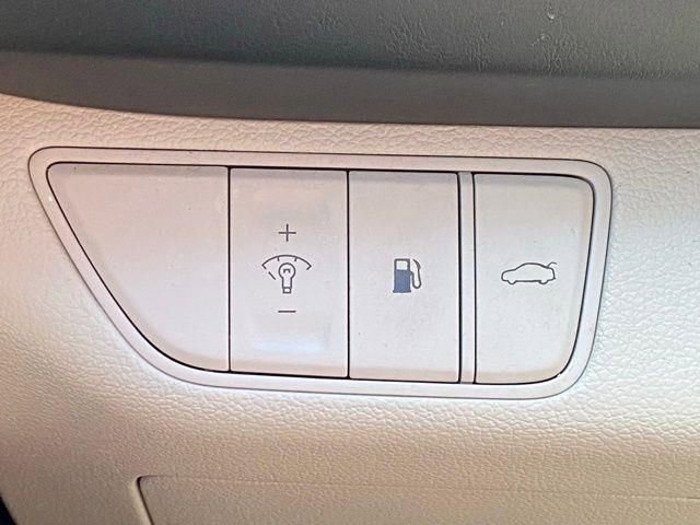 Used 2023 Genesis G70 2.0T image 30