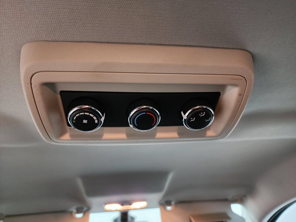 Used 2019 Dodge Journey SE FWD image 27