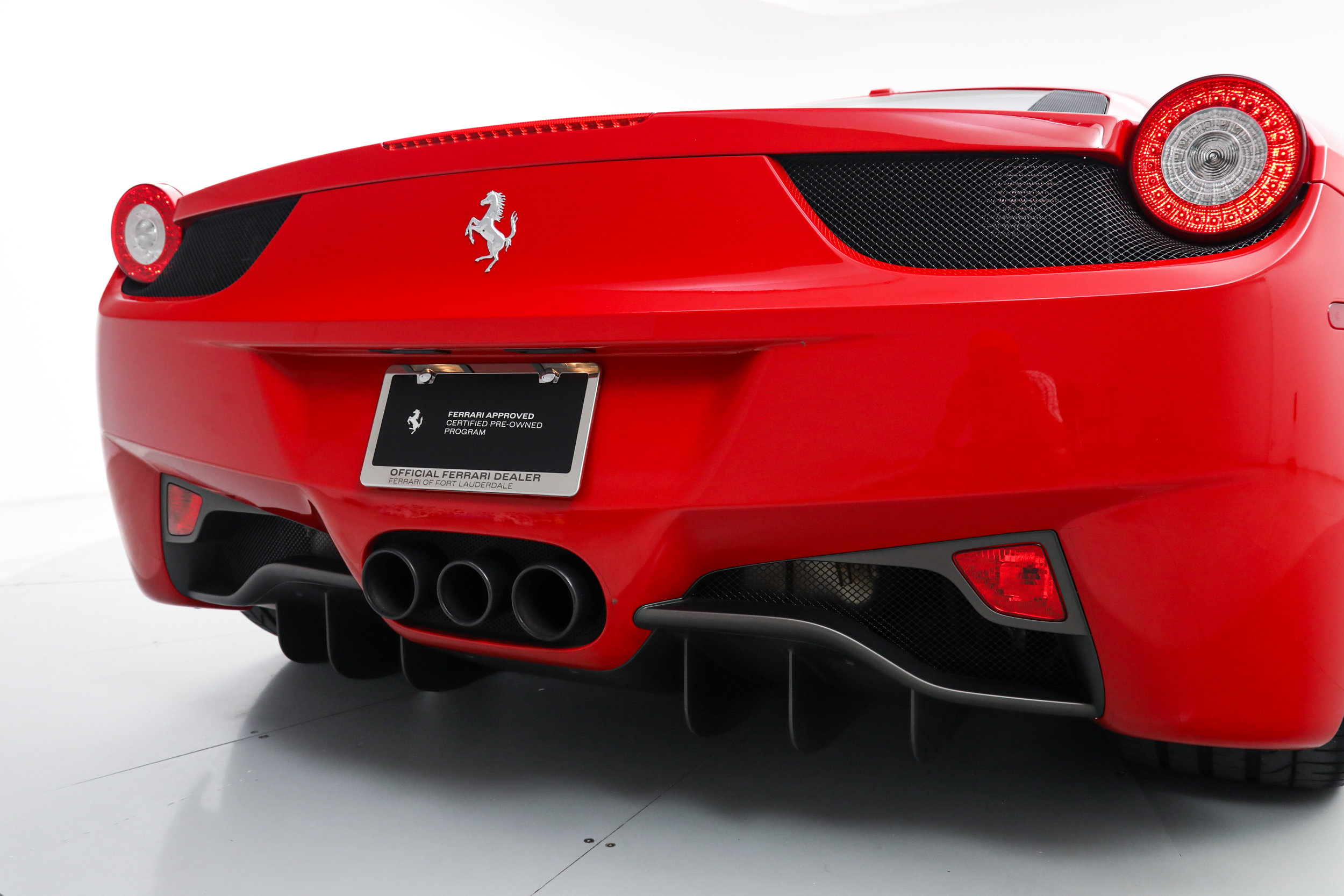 Certified 2015 Ferrari 458 Italia Coupe RWD image 17