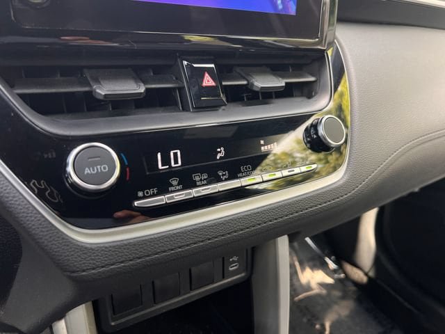 Used 2024 Toyota Corolla Cross AWD Hybrid image 14