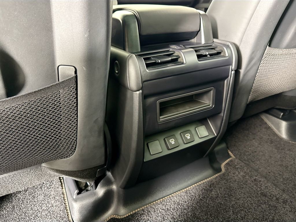 Used 2025 Land Rover Defender 110 S image 16