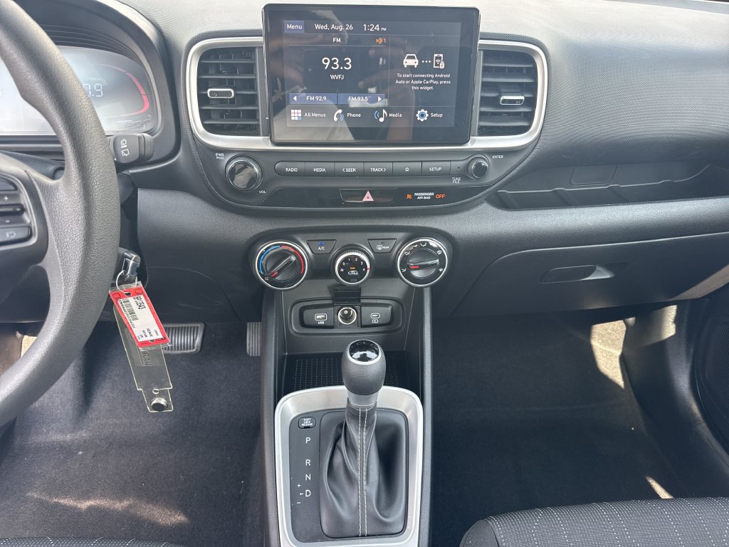 Used 2025 Hyundai Venue SE FWD image 26