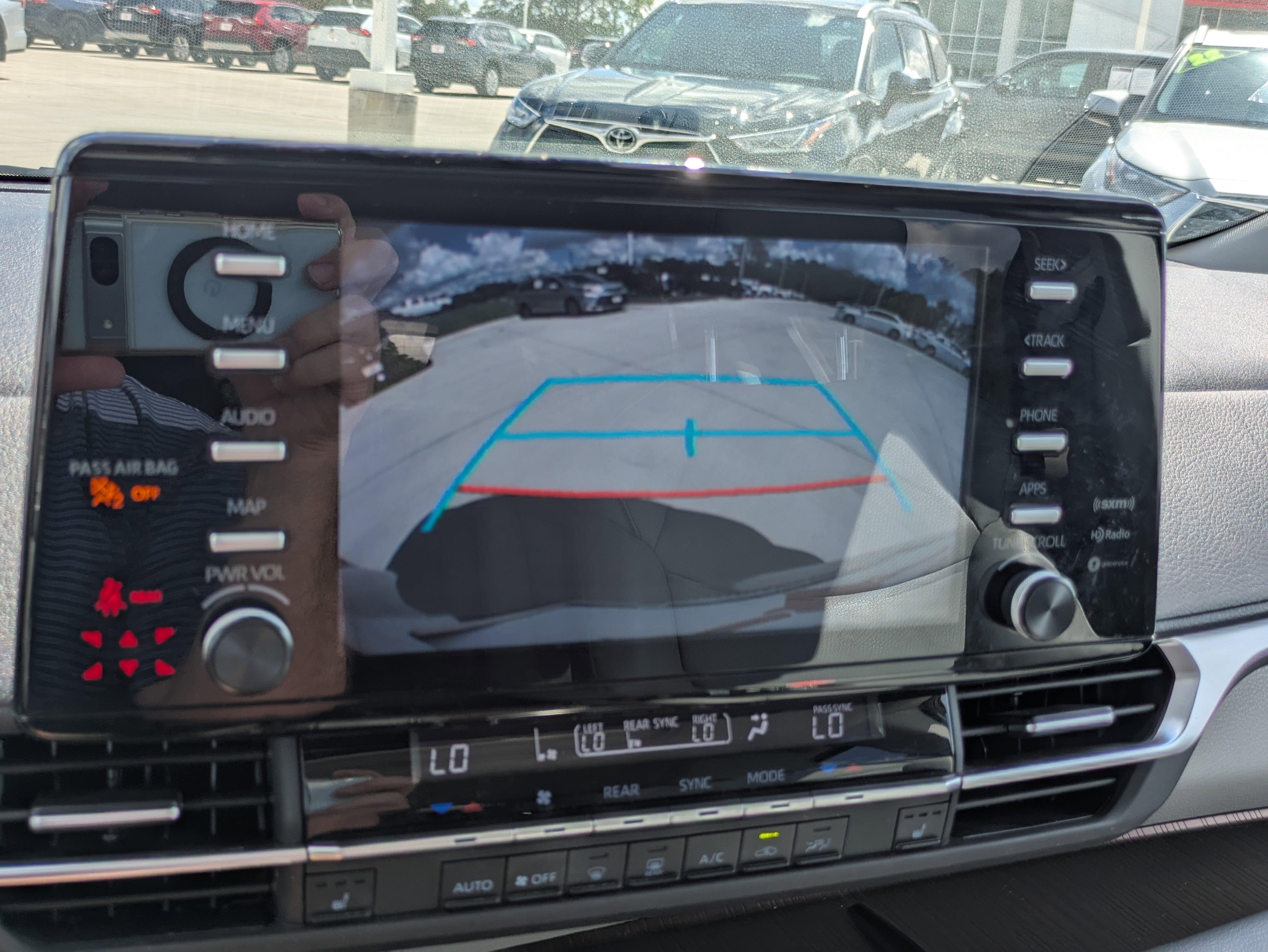 Certified 2022 Toyota Sienna XLE image 22