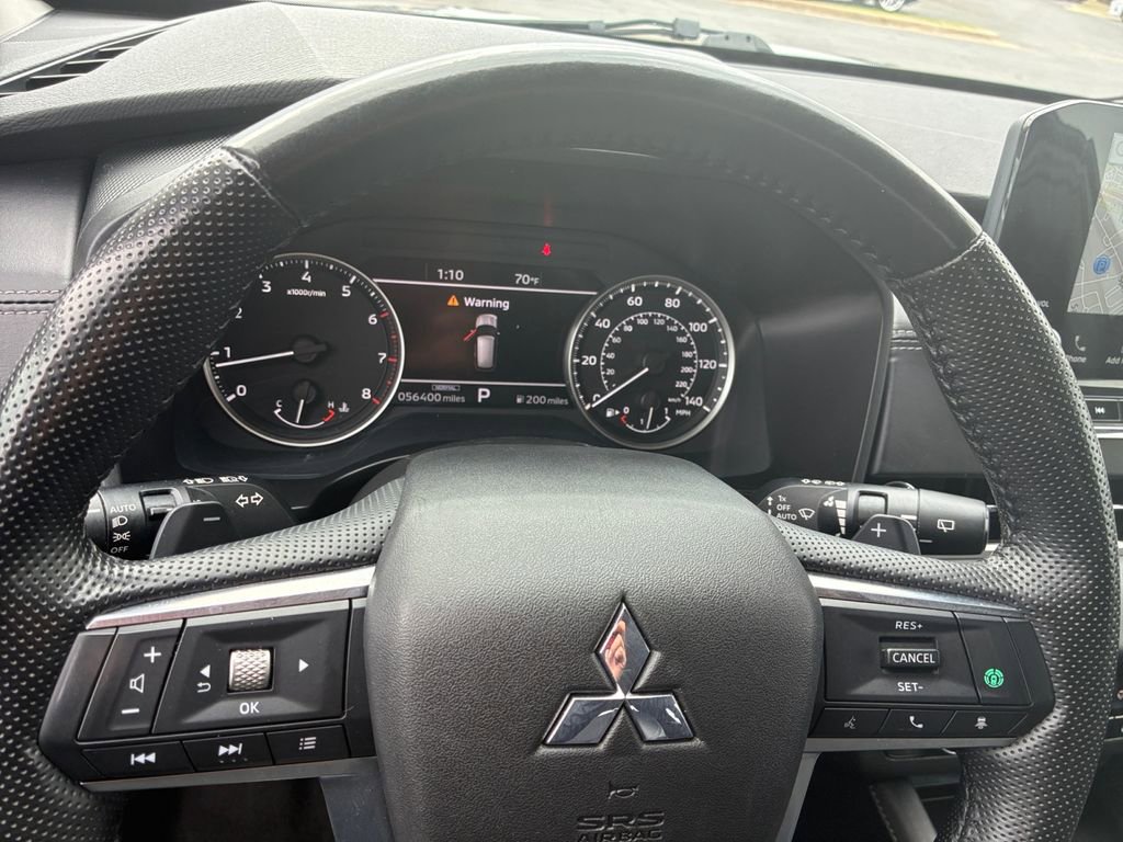 Used 2024 Mitsubishi Outlander SE image 11