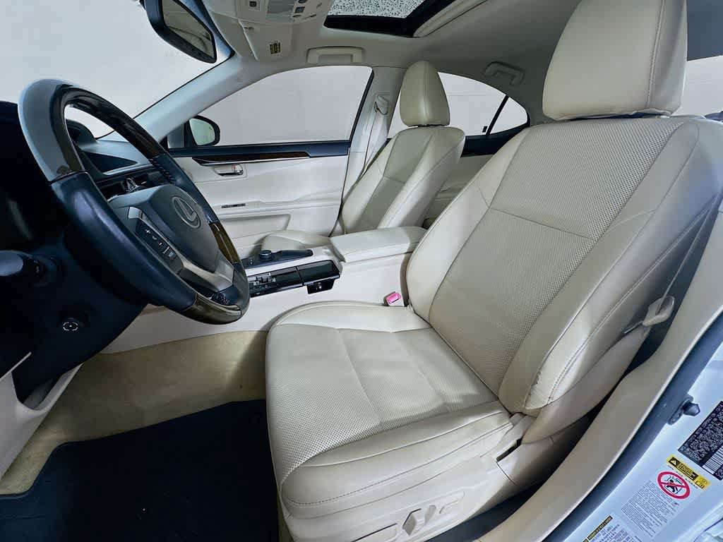 Used 2015 Lexus ES 350 w/ Premium Package FWD image 12
