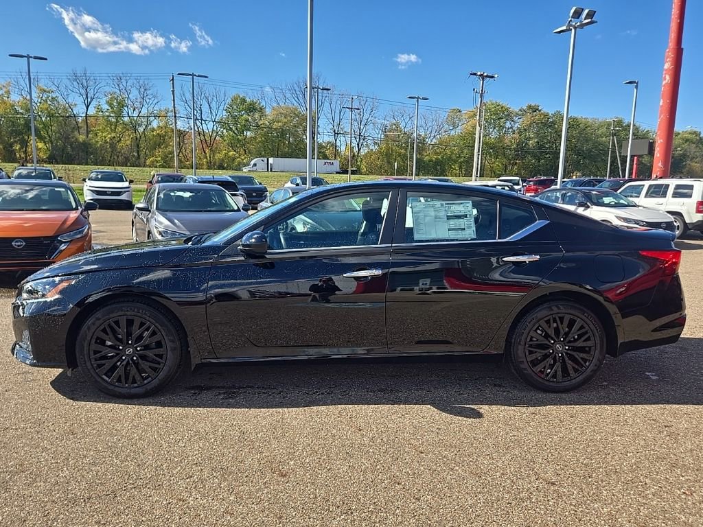 New 2025 Nissan Altima 2.5 SV w/ SV Special Edition Package FWD image 4